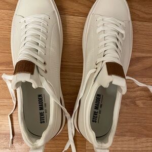 Steve Madden men’s casual white sneaker
